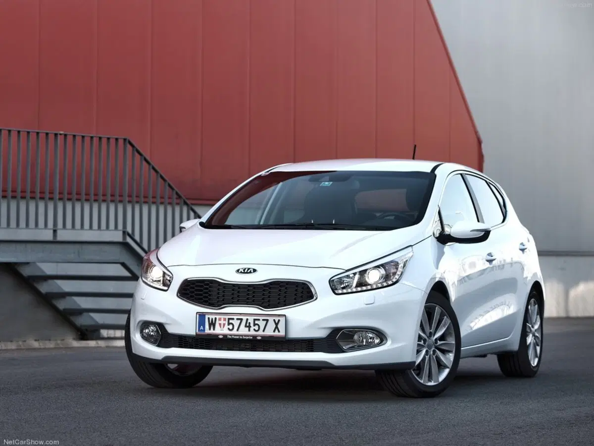 Kia cee'd 1.6 CRDi 136 CV DCT 5 porte GT Line (30)