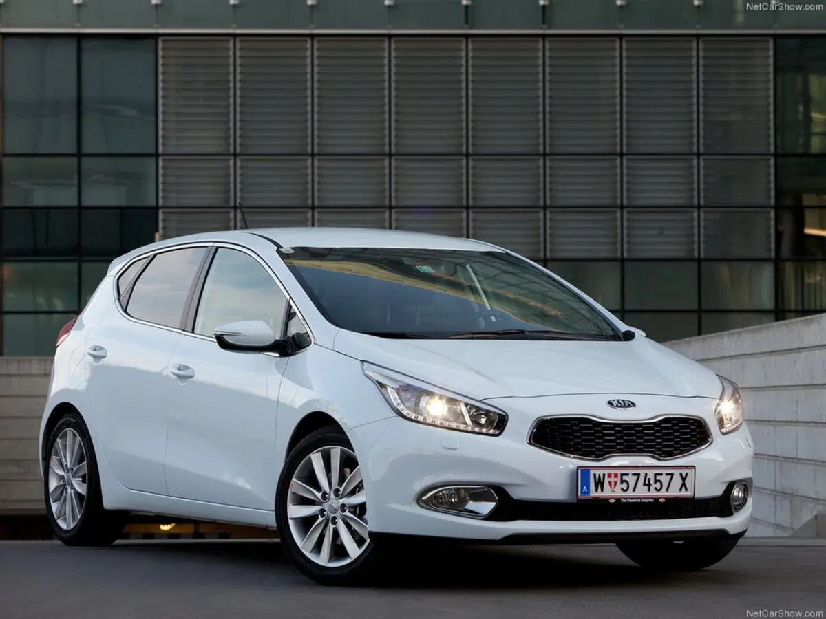 Kia cee'd 1.6 CRDi 136 CV DCT 5 porte GT Line (31)