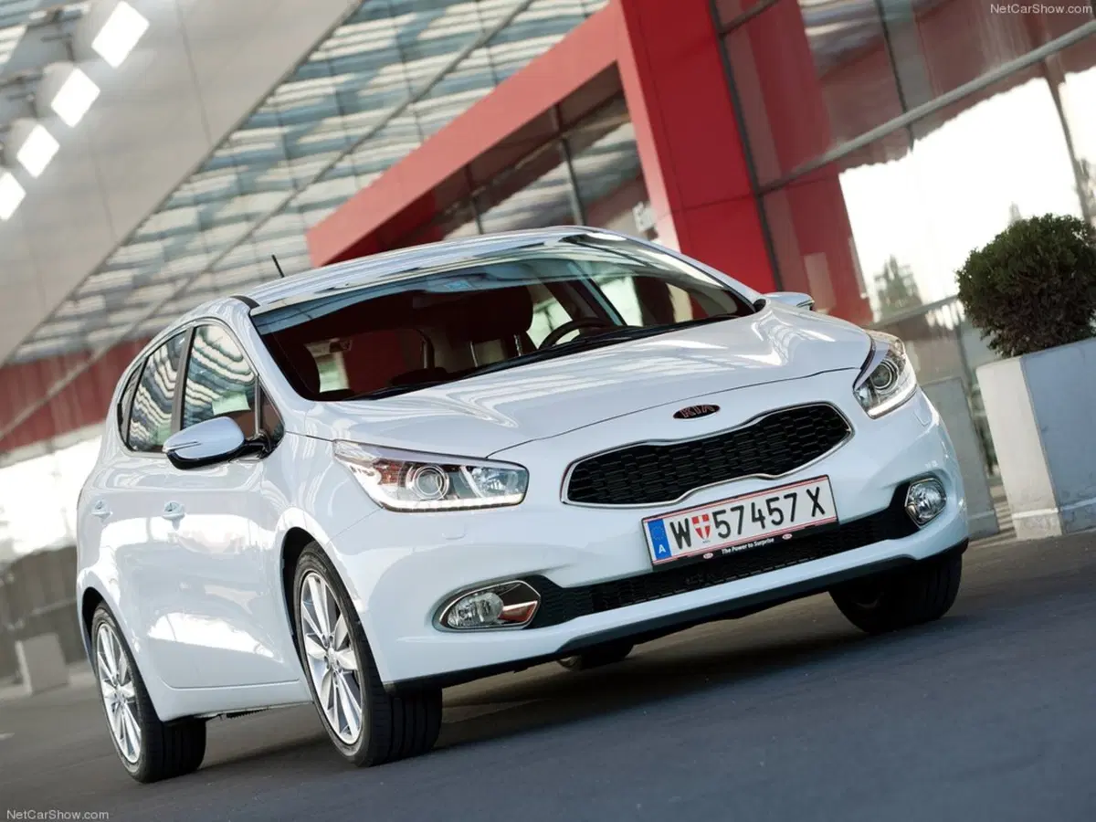 Kia cee'd 1.6 CRDi 136 CV DCT 5 porte GT Line (34)