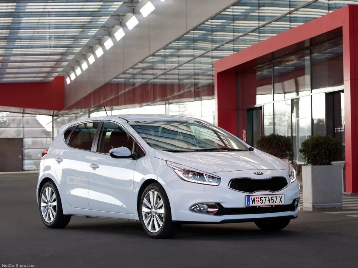 Kia cee'd 1.6 CRDi 136 CV DCT 5 porte GT Line (35)