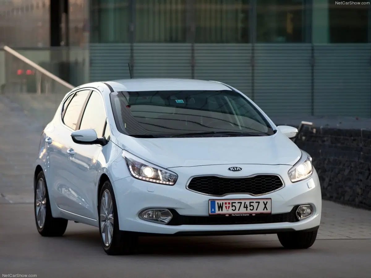 Kia cee'd 1.6 CRDi 136 CV DCT 5 porte GT Line (37)