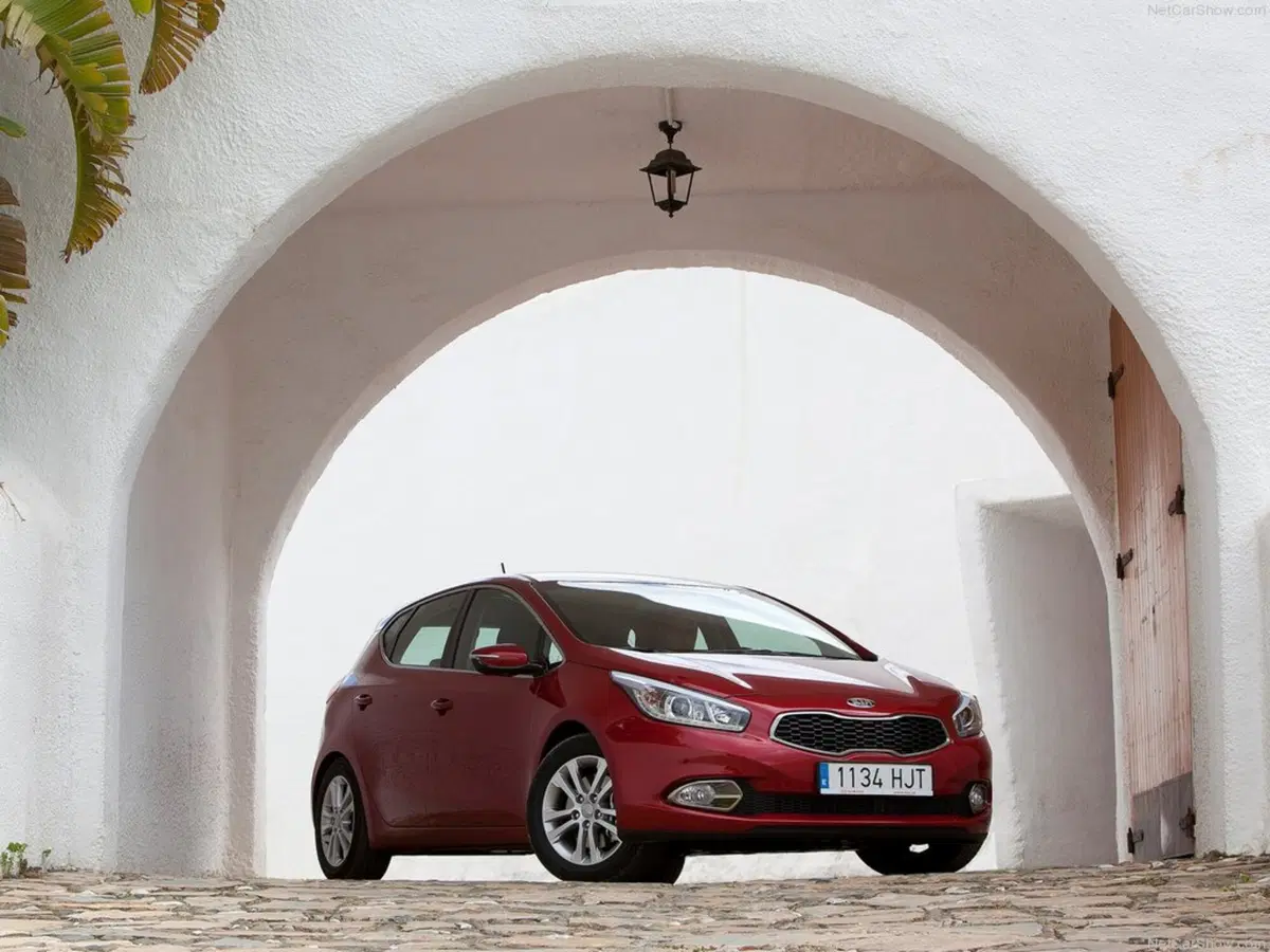 Kia cee'd 1.6 CRDi 136 CV DCT 5 porte GT Line (38)