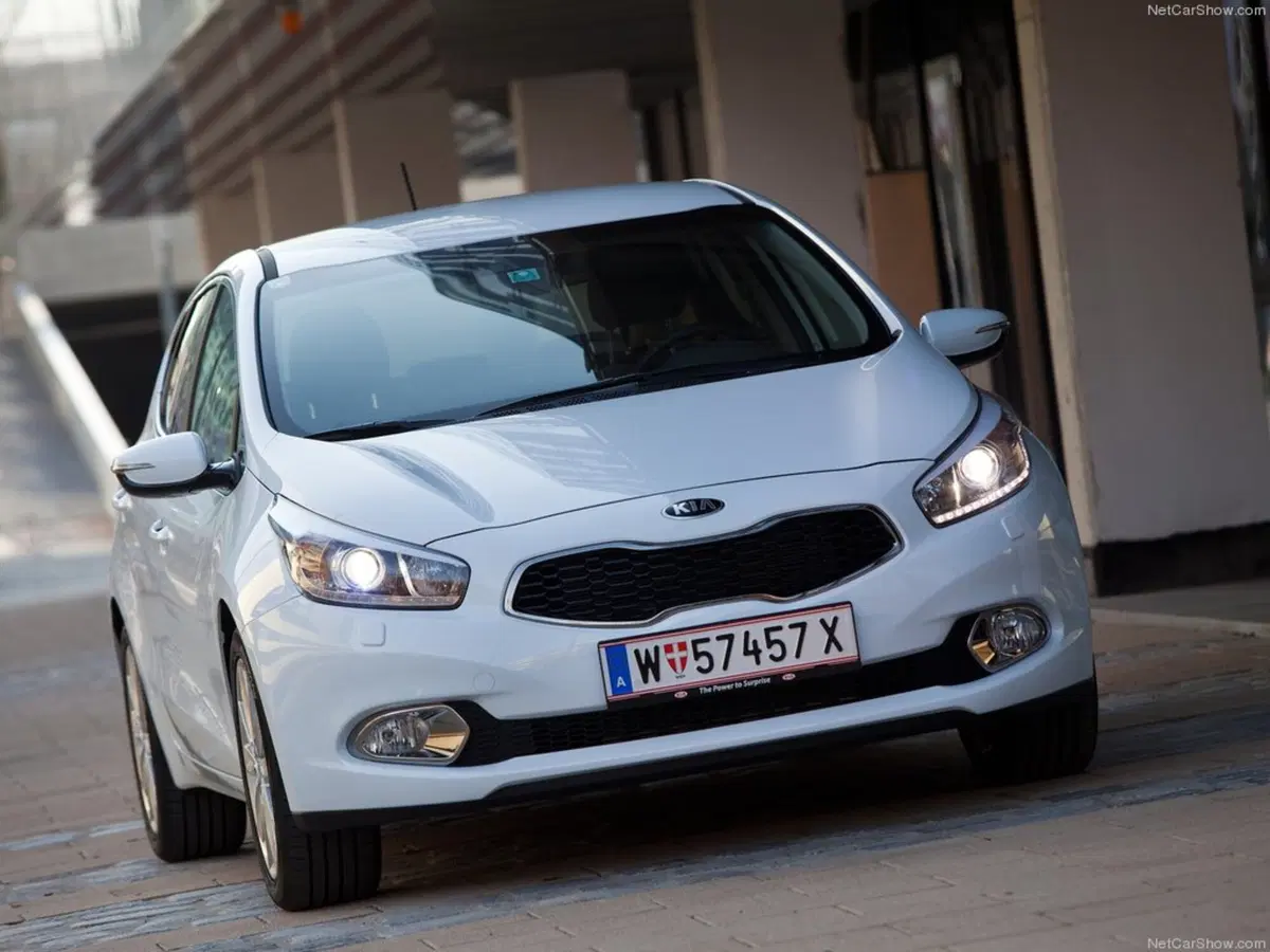 Kia cee'd 1.6 CRDi 136 CV DCT 5 porte GT Line (39)