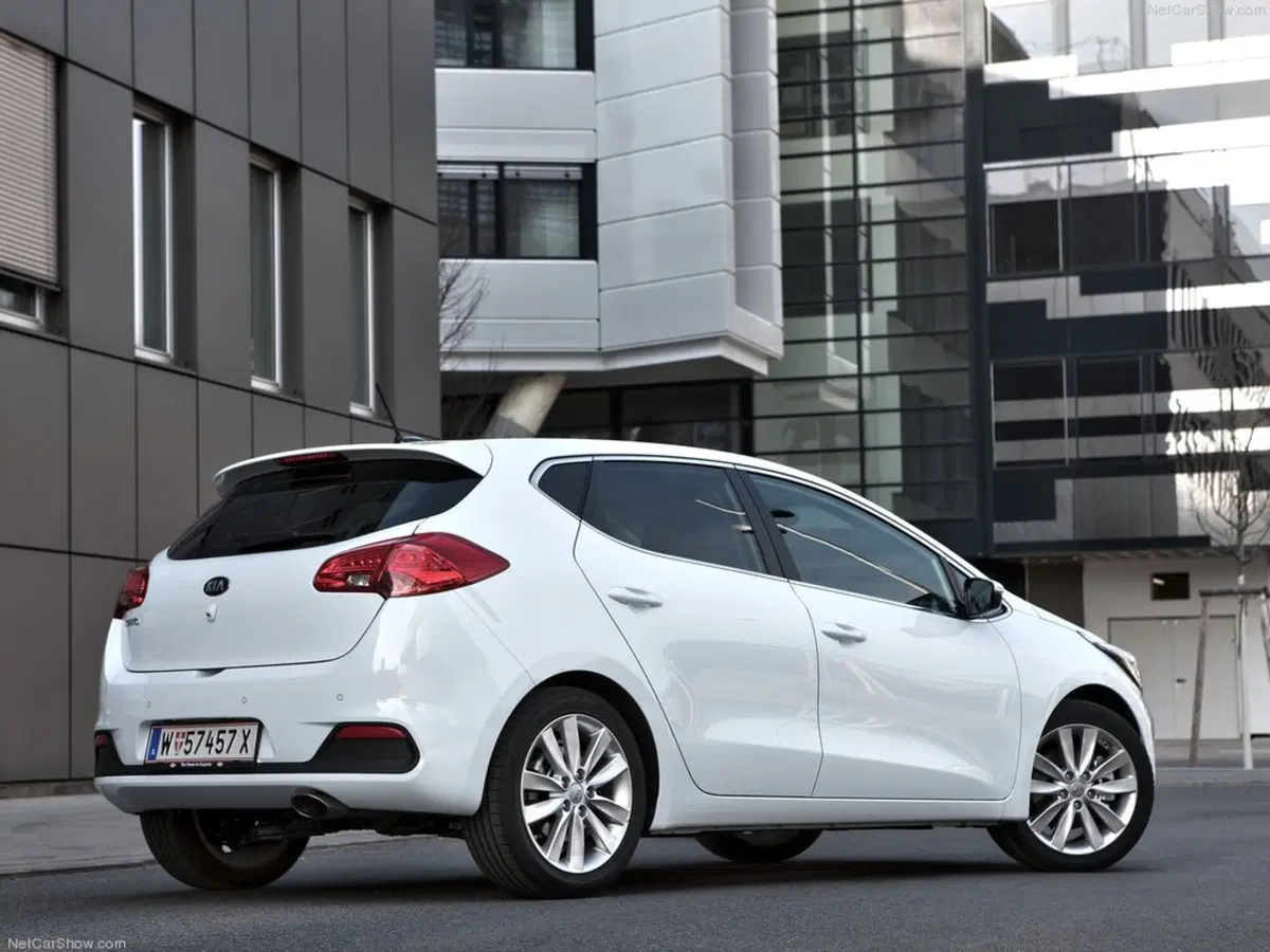 Kia cee'd 1.6 CRDi 136 CV DCT 5 porte GT Line (51)