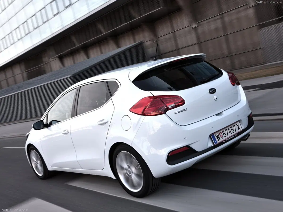Kia cee'd 1.6 CRDi 136 CV DCT 5 porte GT Line (53)
