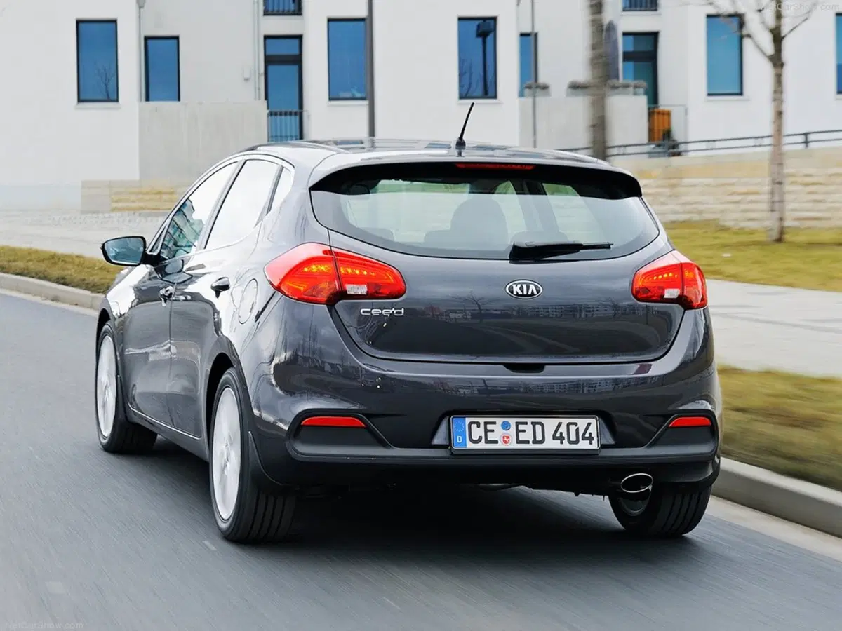 Kia cee'd 1.6 CRDi 136 CV DCT 5 porte GT Line (57)
