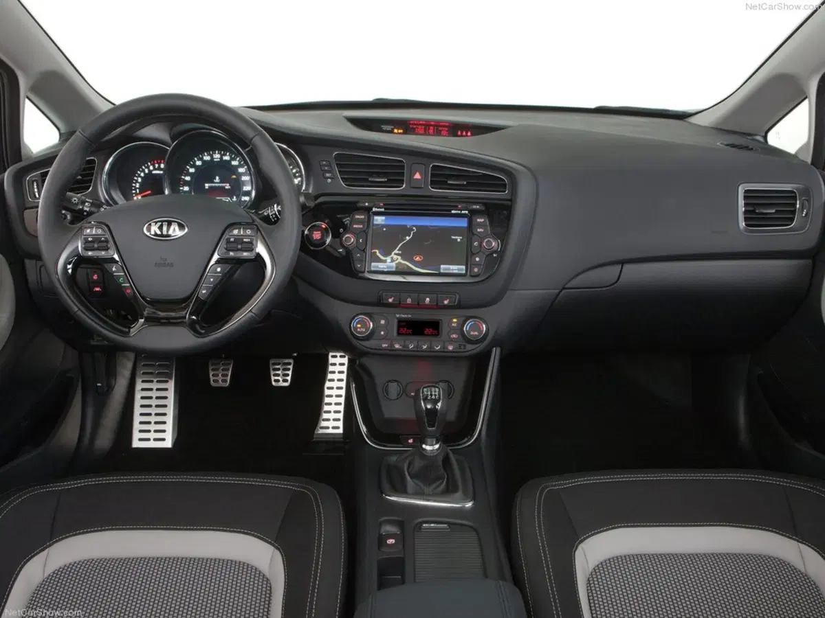 Kia cee'd 1.6 CRDi 136 CV DCT 5 porte GT Line (63)