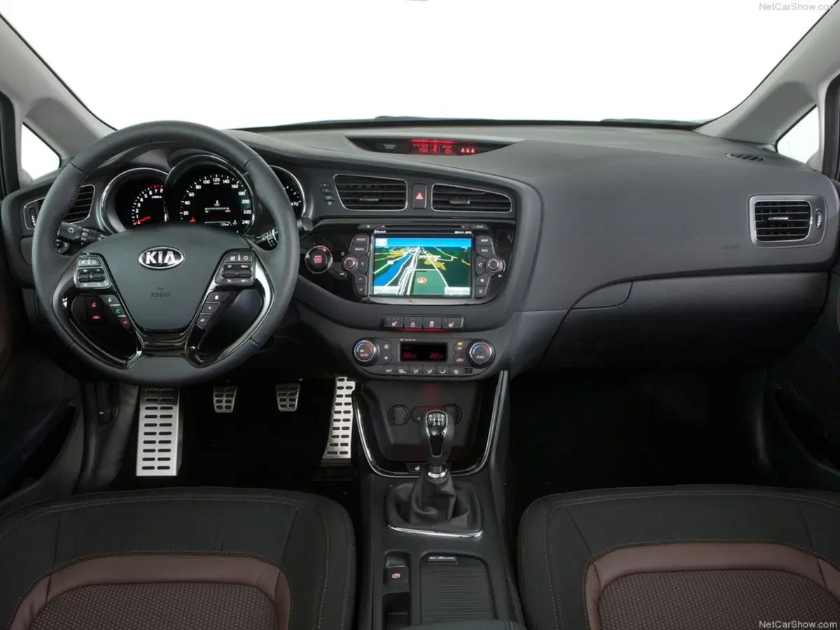 Kia cee'd 1.6 CRDi 136 CV DCT 5 porte GT Line (64)