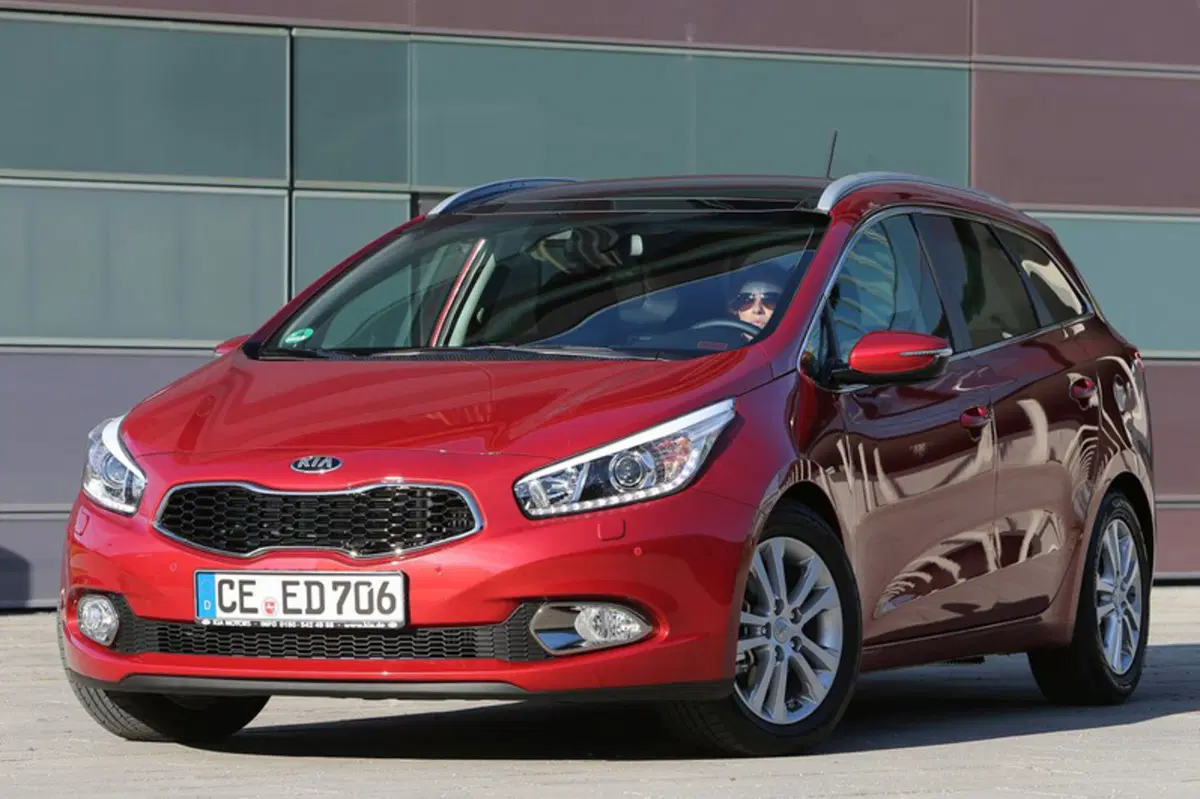 Kia Cee'd Sport Wagon (2012-18) (2)