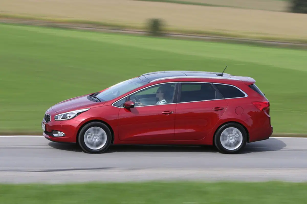 Kia Cee'd Sport Wagon (2012-18) (3)