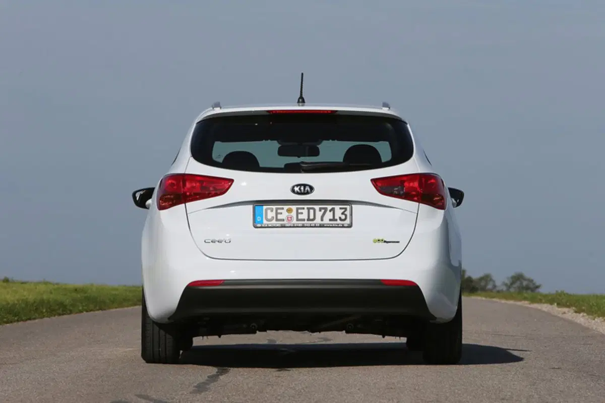 Kia Cee'd Sport Wagon (2012-18) (7)