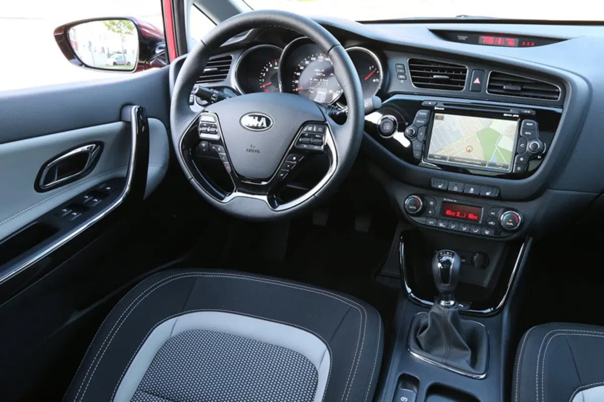 Kia Cee'd Sport Wagon (2012-18) (11)