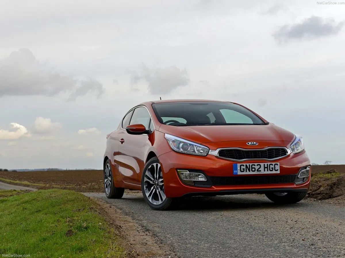 Kia Pro Cee'd (2013-14) (3)