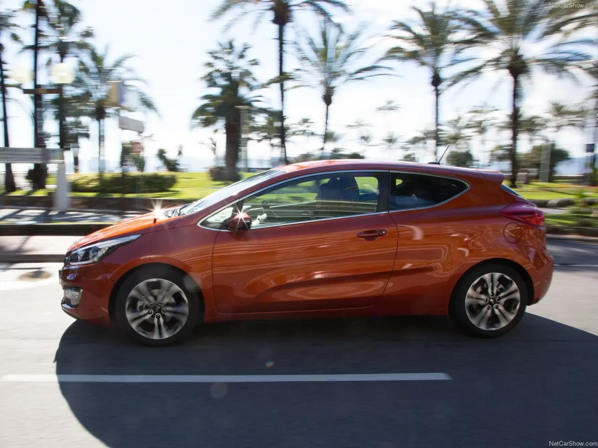 Kia Pro Cee'd (2013-14) (6)