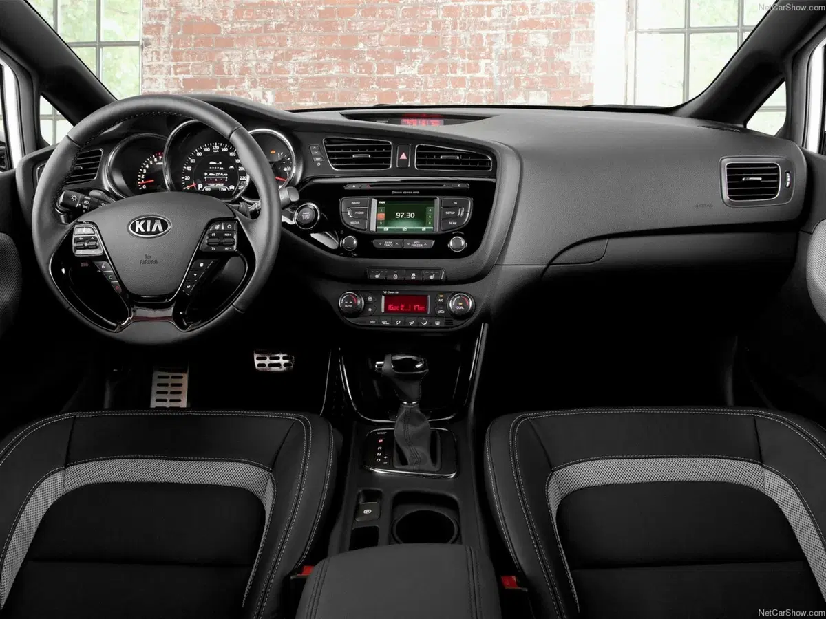 Kia Pro Cee'd (2013-14) (11)