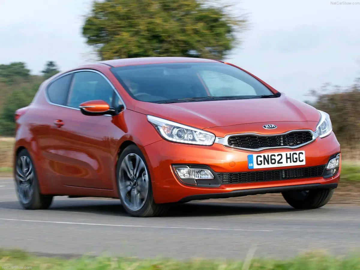 Kia Pro Cee'd (2013-14) (18)