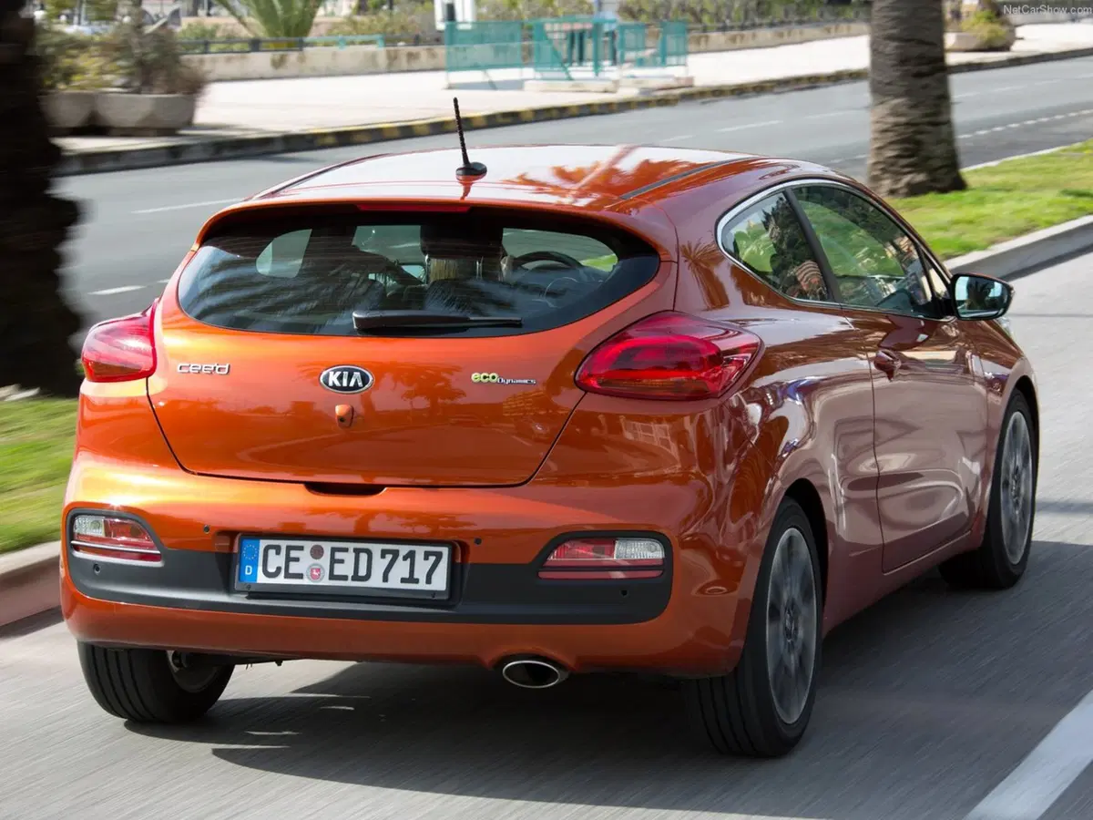 Kia Pro Cee'd (2013-14) (24)