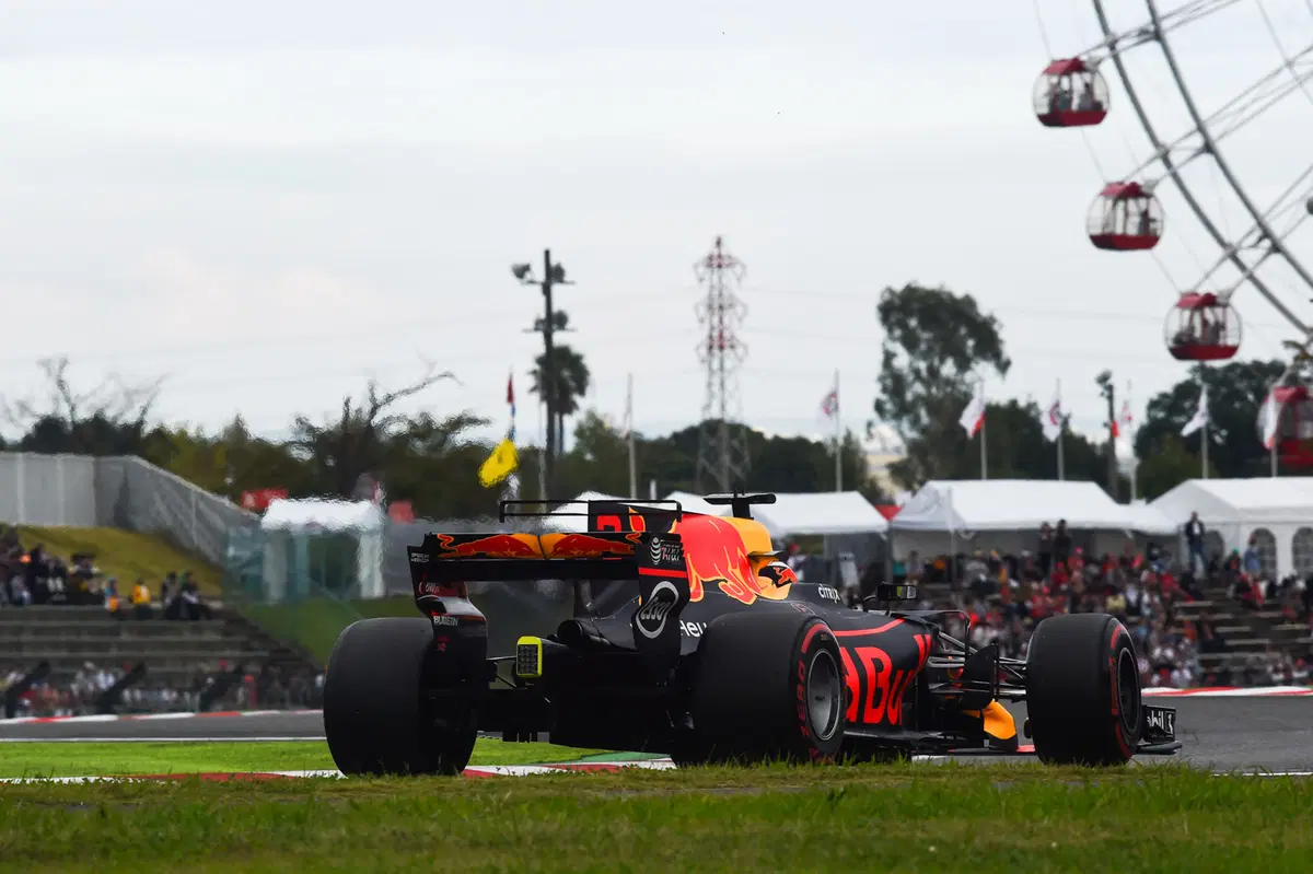 F1, GP Giappone 2017: pole per Hamilton. Terzo Vettel (6)