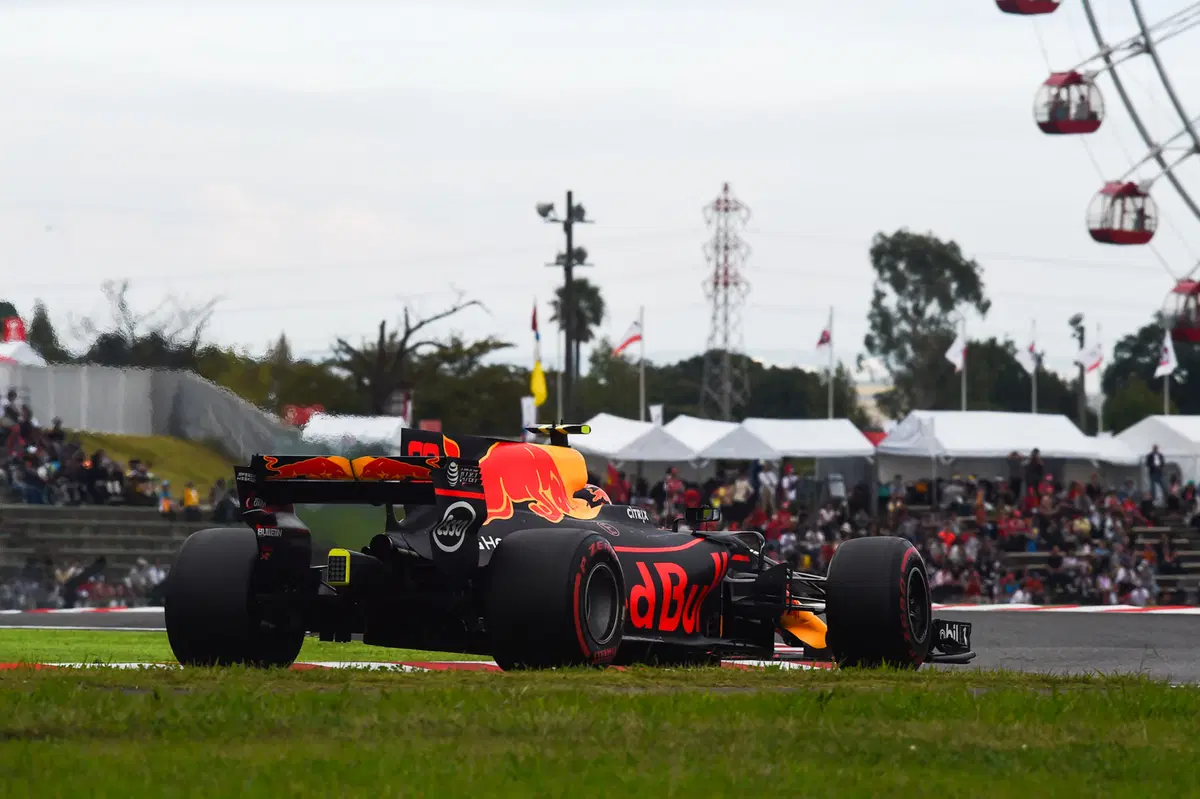 F1, GP Giappone 2017: pole per Hamilton. Terzo Vettel (7)