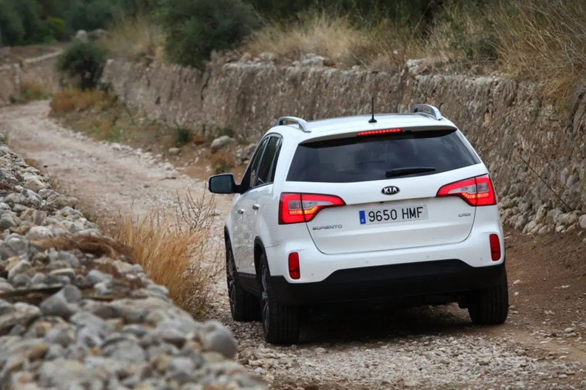 Kia Sorento 2.2 16V CRDI VGT 4WD Active (25)