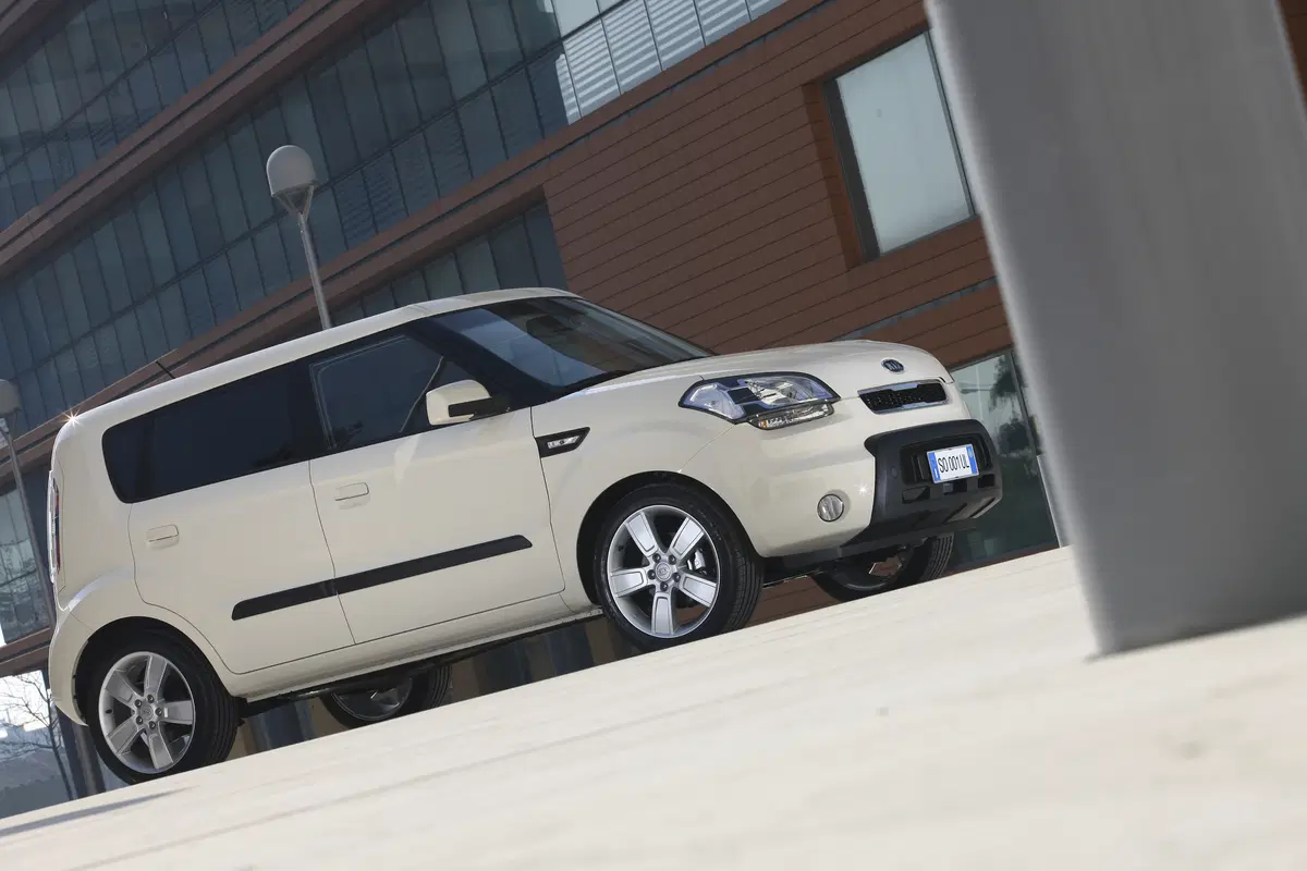 Kia Soul 1.6 CVVT Cool (28)