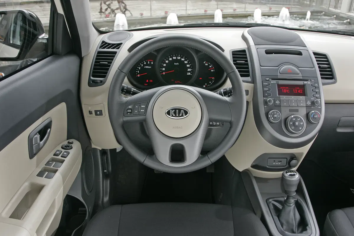 Kia Soul 1.6 CVVT Cool (40)