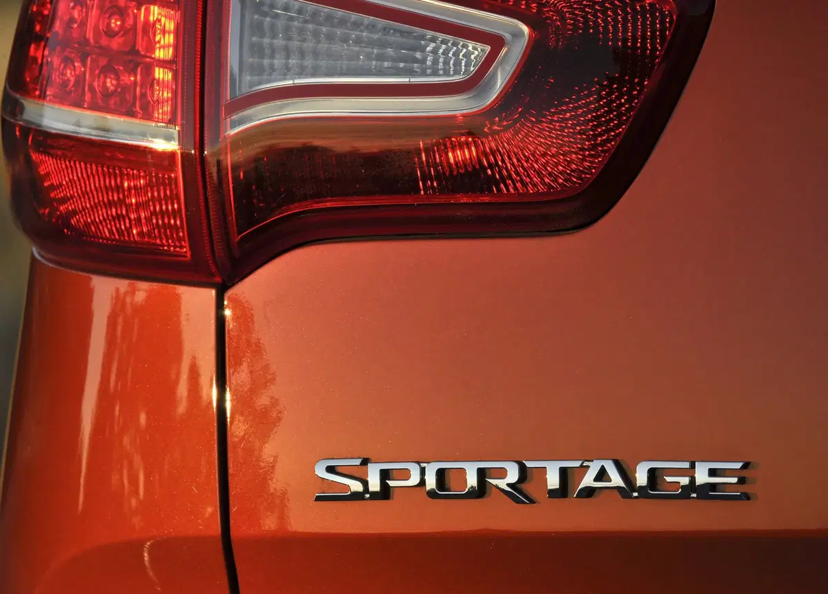 Kia Sportage 1.6 ECO GPL+ 2WD Active (16)