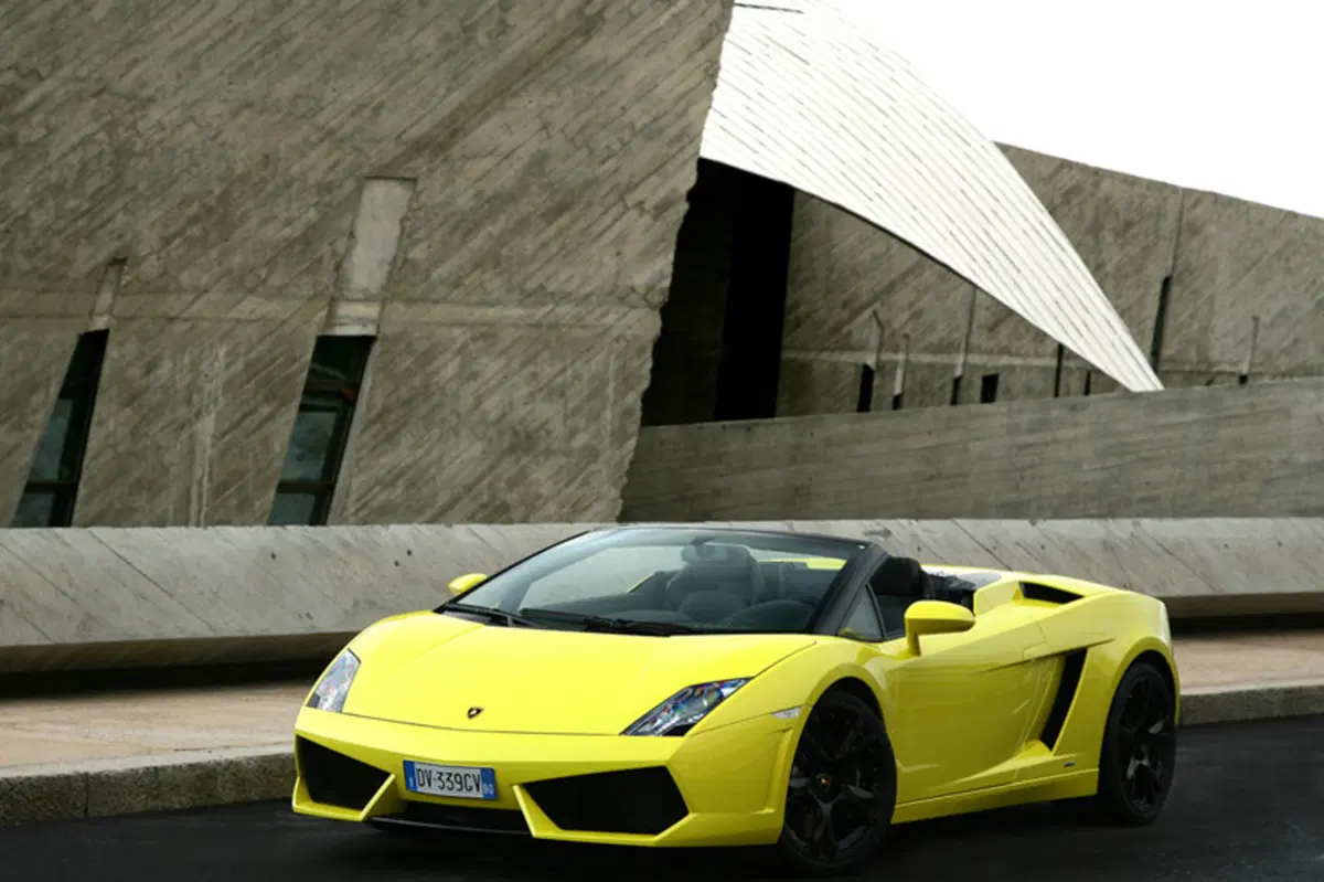Lamborghini Gallardo Cabrio 5.2 V10 LP570-4 Spyder Performance (6)