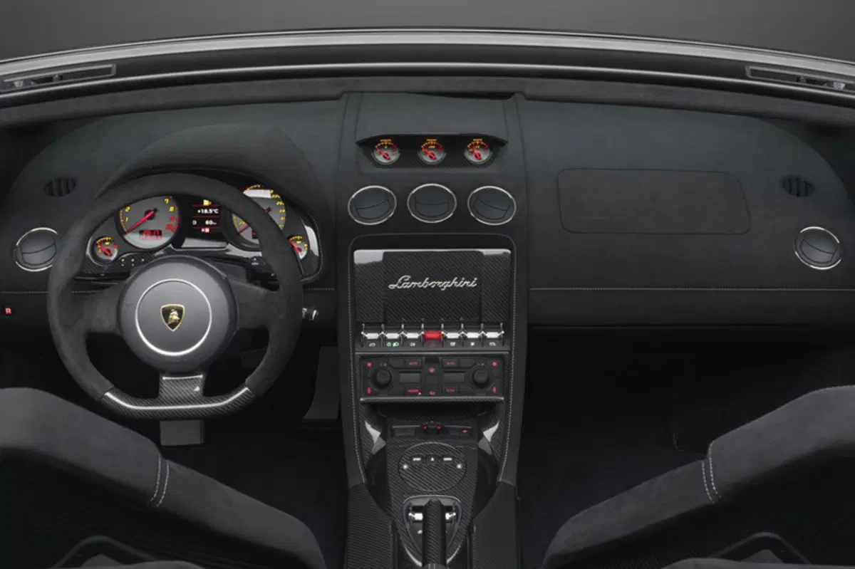 Lamborghini Gallardo Cabrio 5.2 V10 LP570-4 Spyder Performance (32)