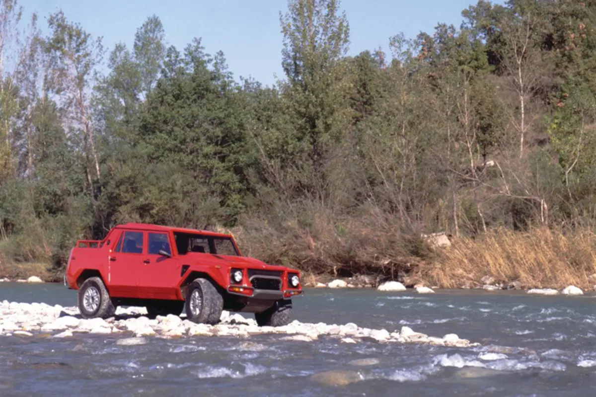 Lamborghini LM-002 (1986-92) (3)