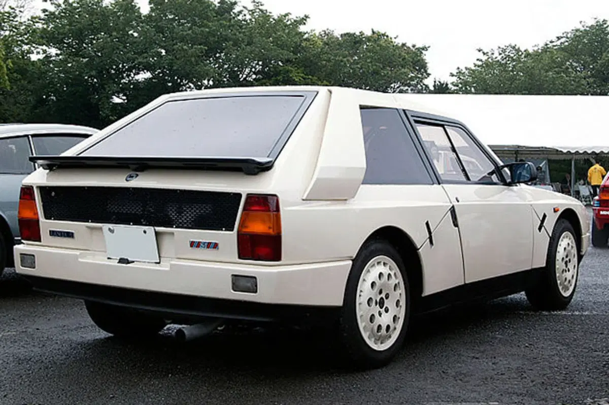 Lancia Delta (1986-88) (2)