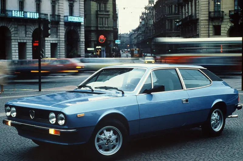 Lancia HPE 2.0