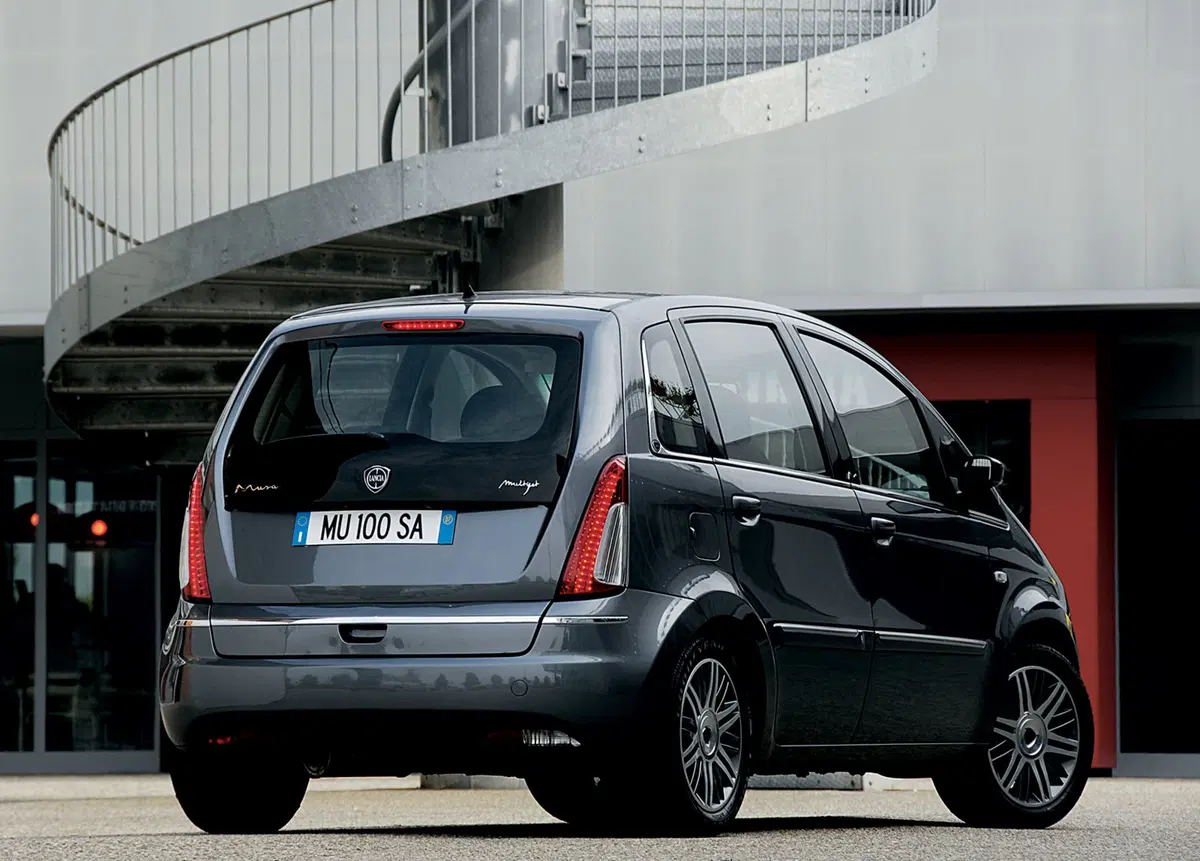 Lancia Musa 1.4 Argento Ecochic GPL (9)