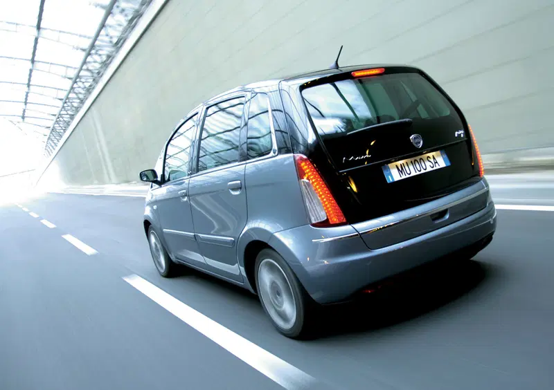 Lancia Musa (2007-13) (9)
