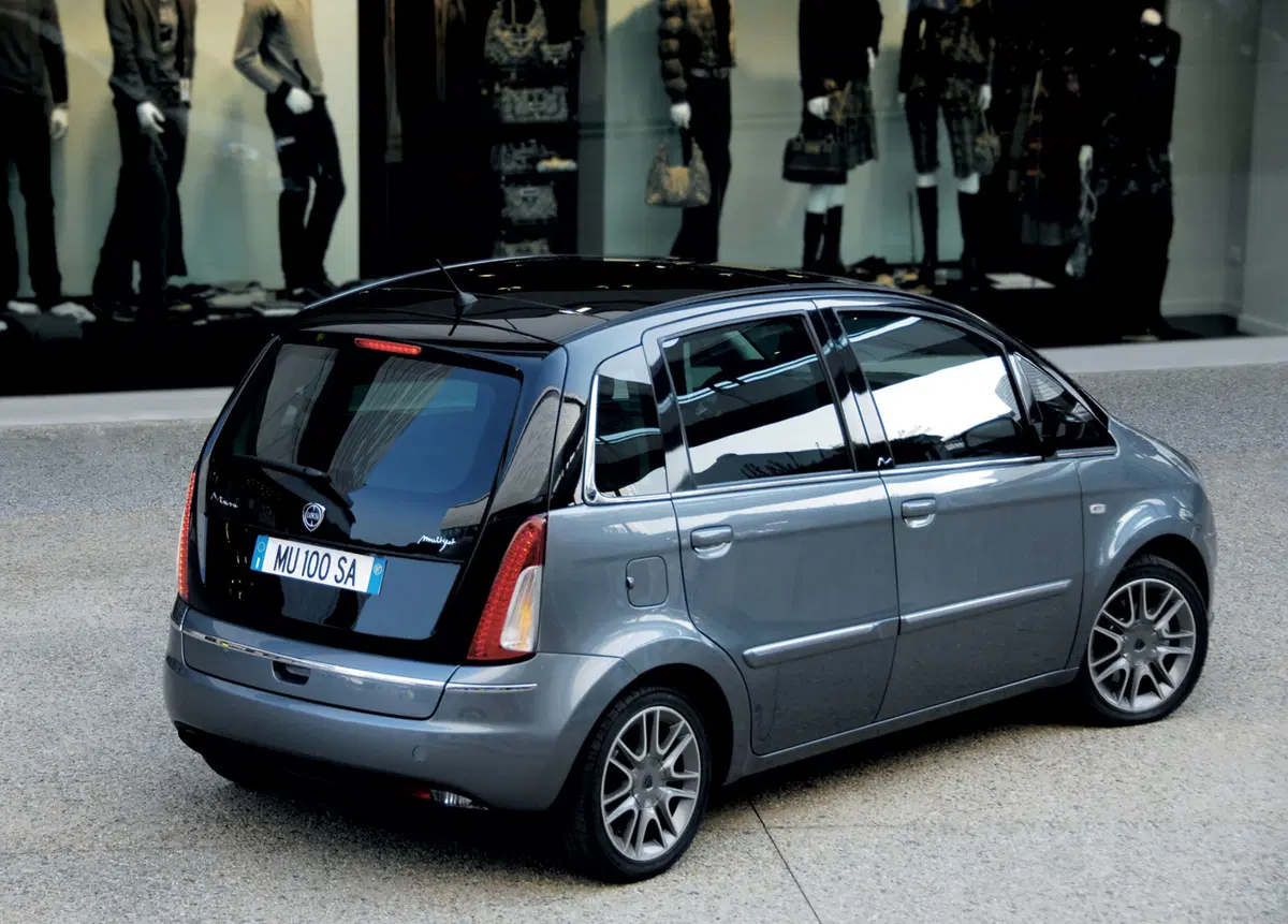 Lancia Musa 1.4 Argento Ecochic GPL (11)