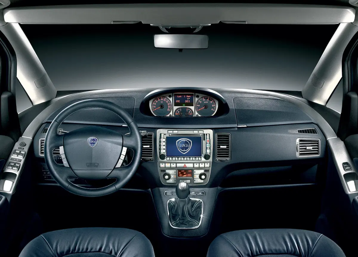 Lancia Musa 1.4 Argento Ecochic GPL (13)