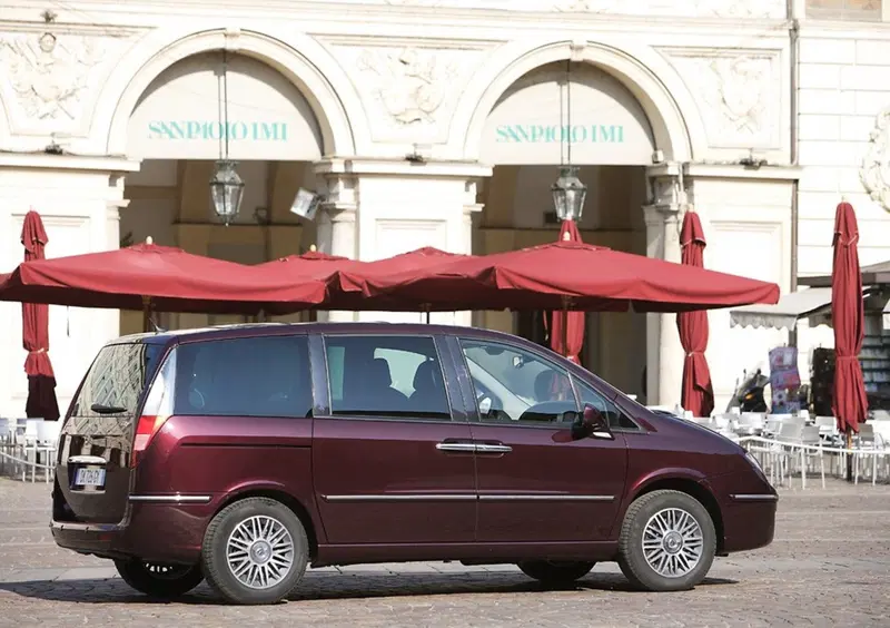 Lancia Phedra (2002-10) (3)