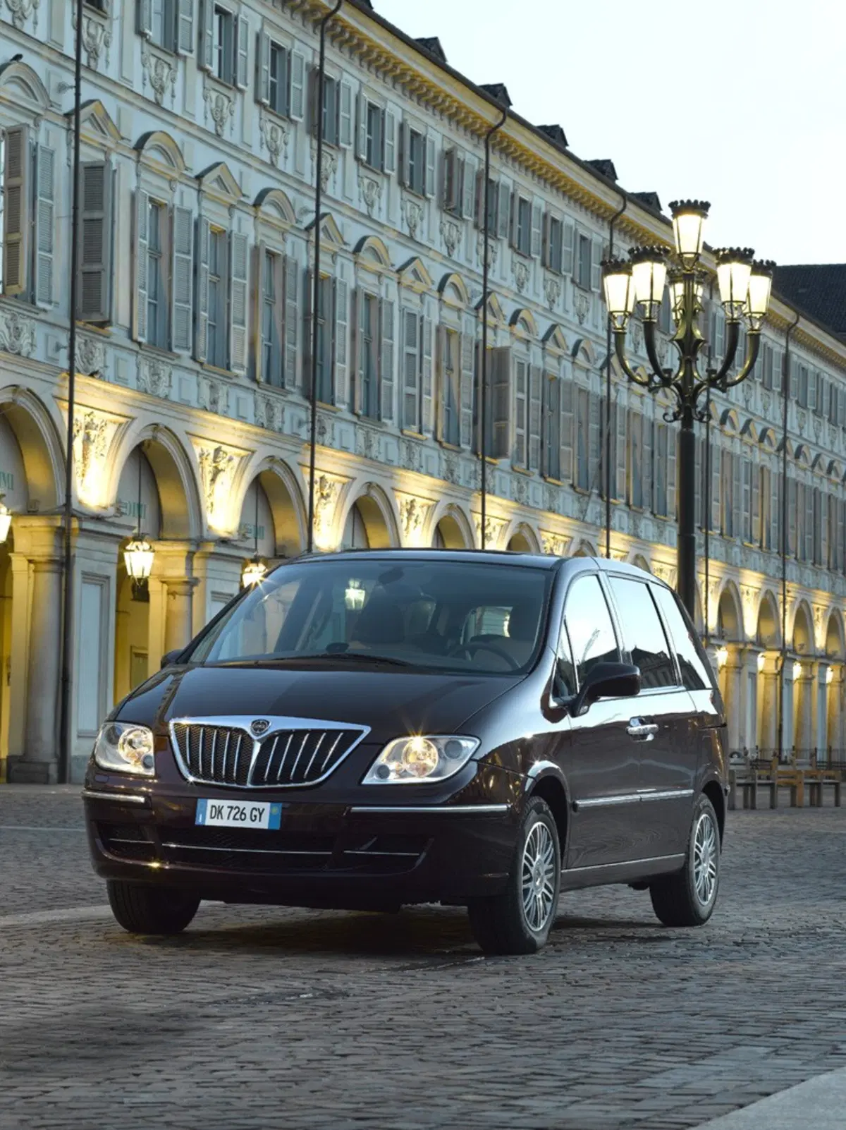 Lancia Phedra (2002-10) (4)