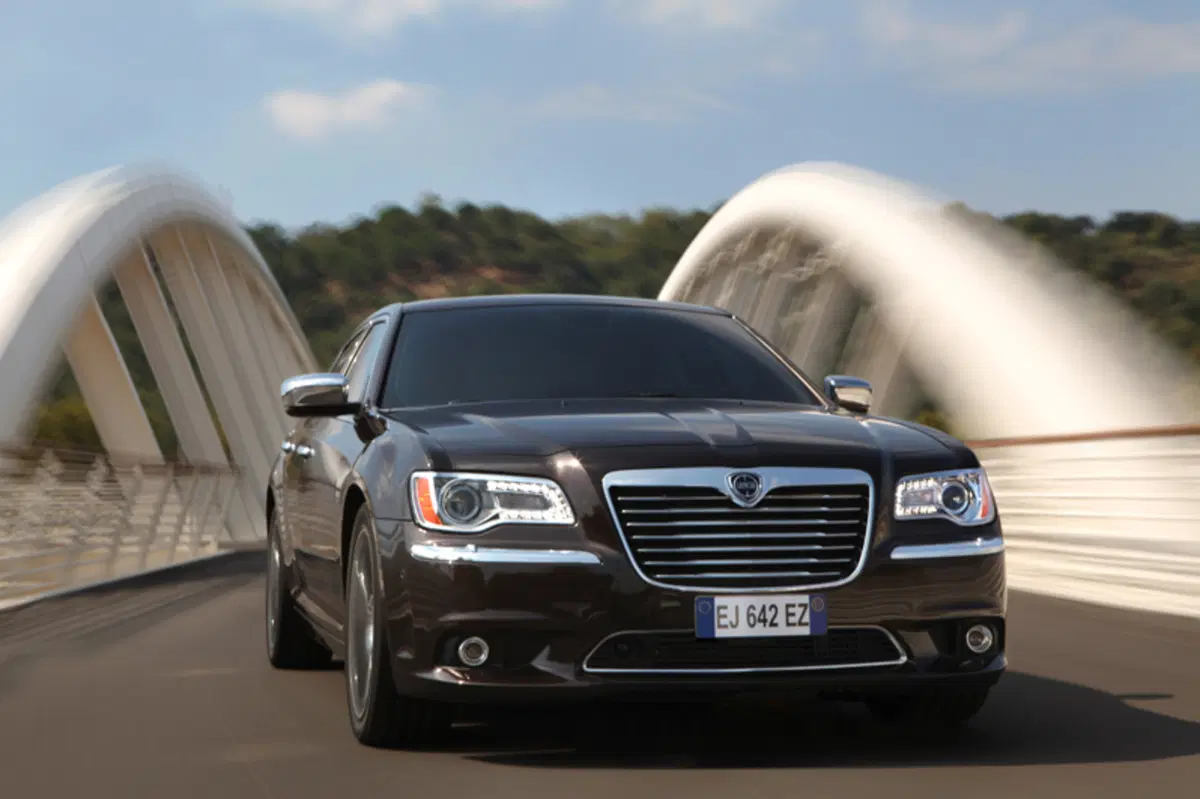 Lancia Thema (2011-14) (2)