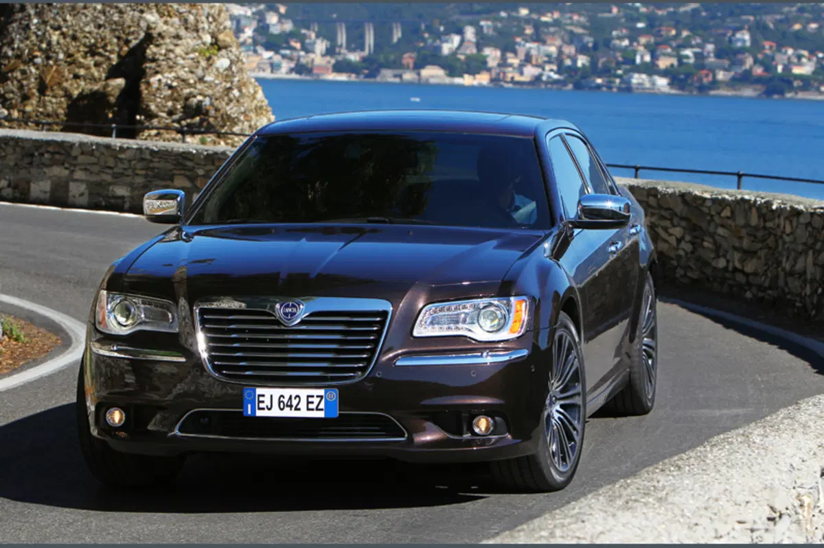 Lancia Thema (2011-14) (11)