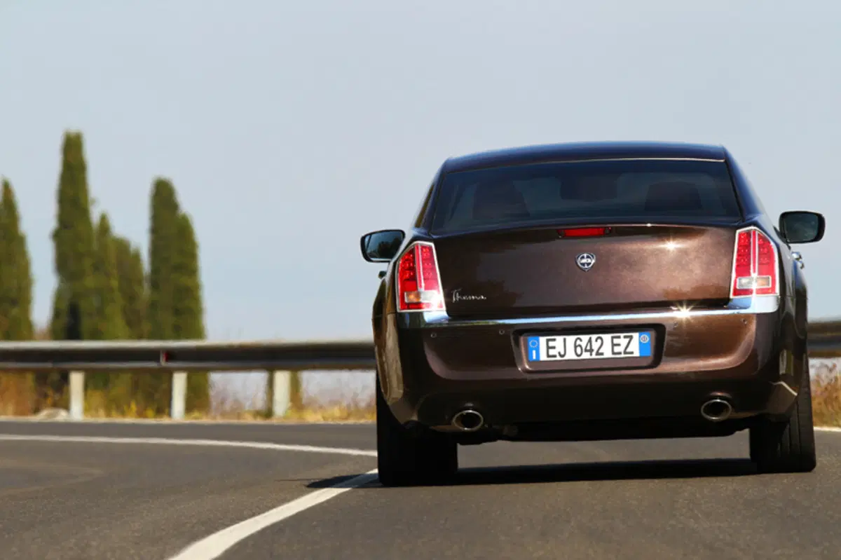 Lancia Thema (2011-14) (12)