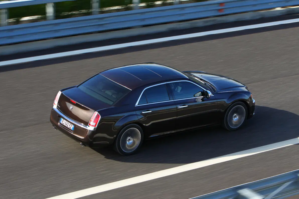 Lancia Thema (2011-14) (13)