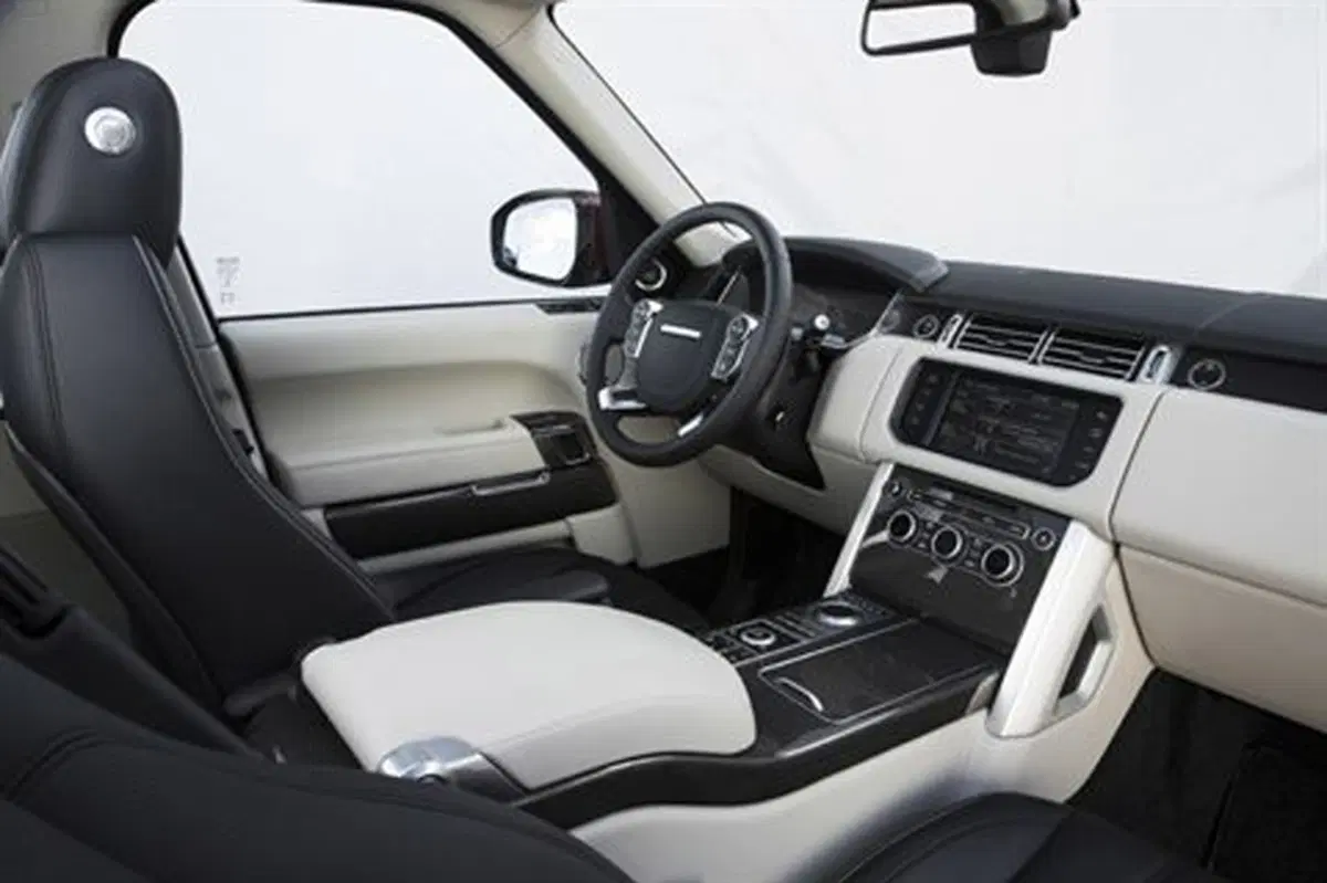 Land Rover Range Rover 4.4 SDV8 Vogue (17)