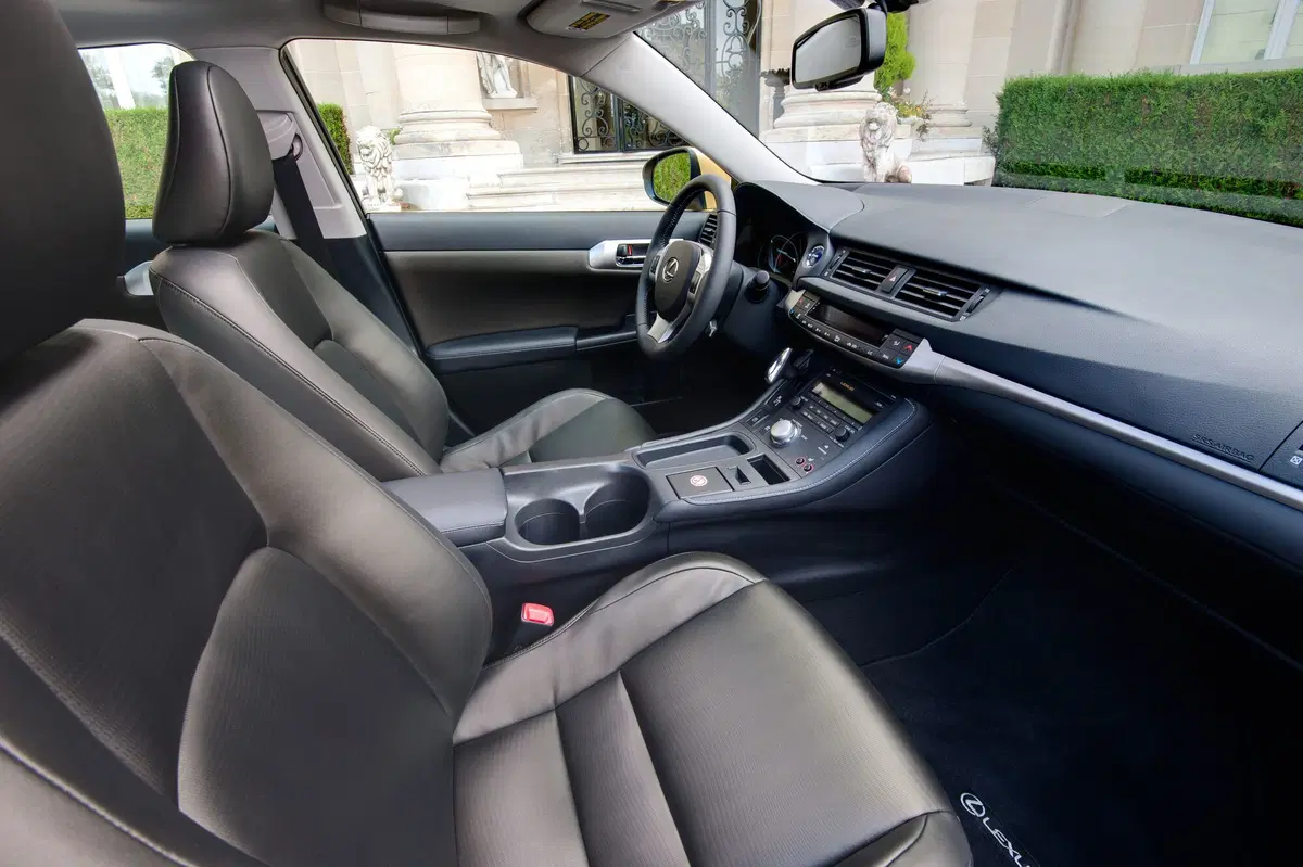 Lexus CT (2010-20) (41)