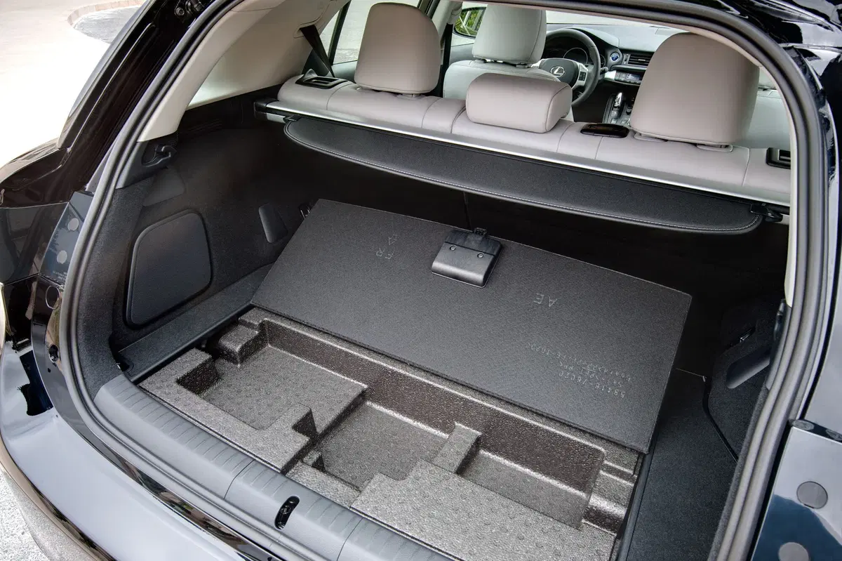 Lexus CT (2010-20) (14)
