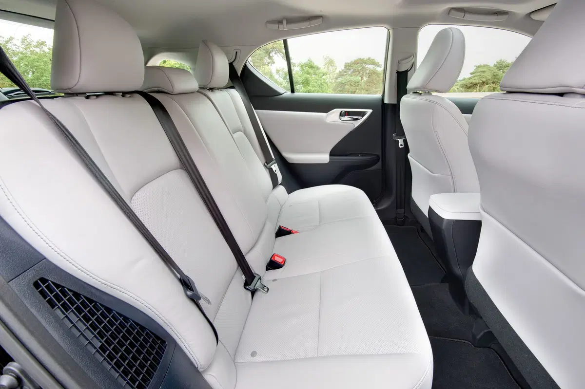 Lexus CT (2010-20) (42)