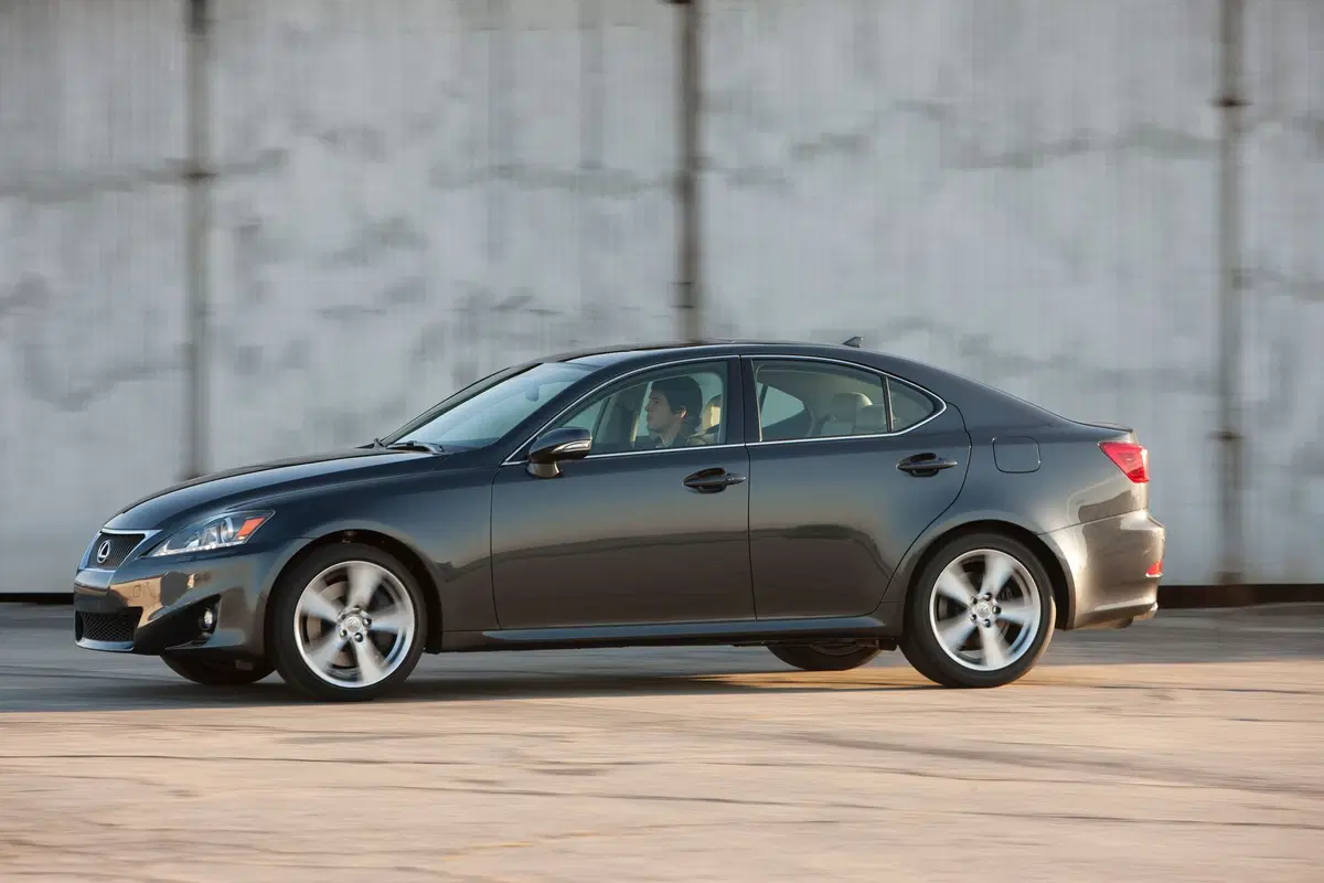 Lexus IS (2005-12) (7)