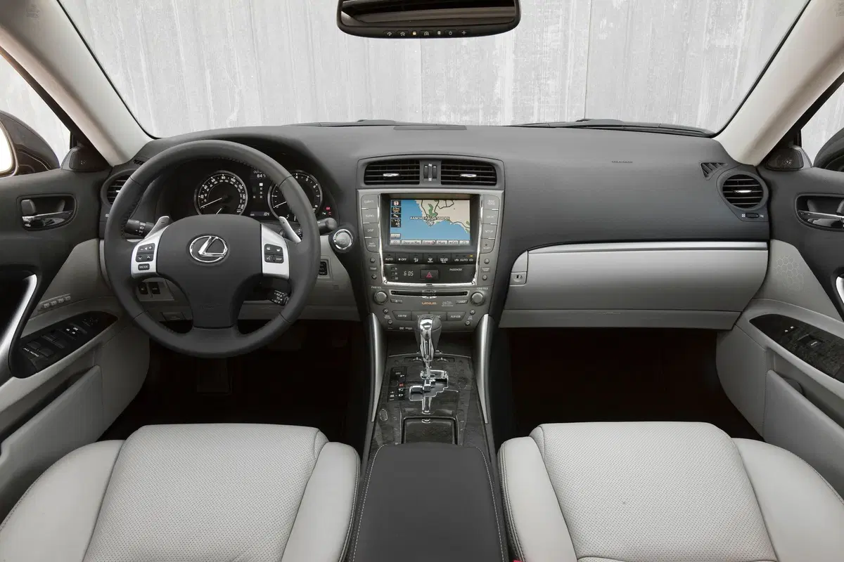 Lexus IS (2005-12) (10)