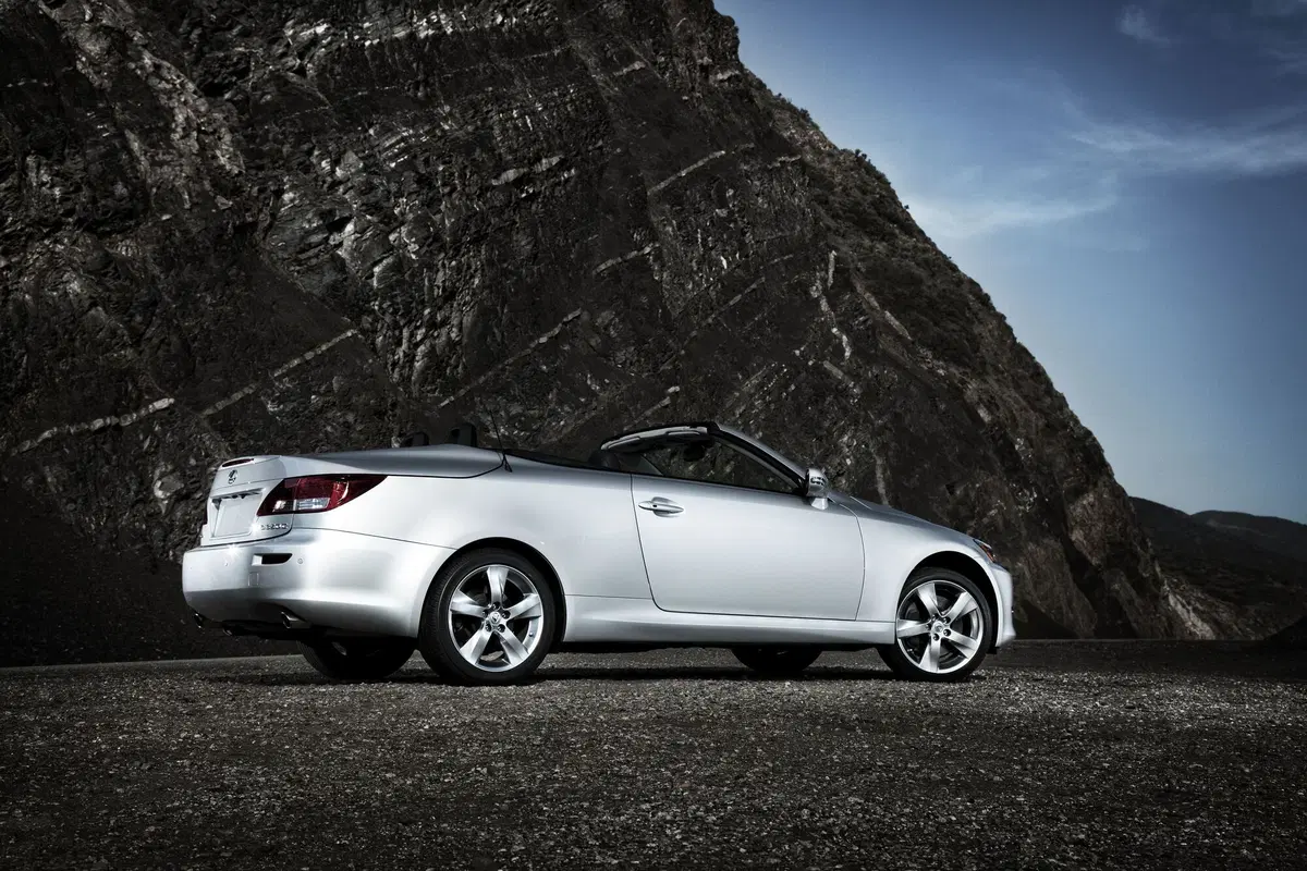 Lexus IS Cabrio (2009-12) (7)