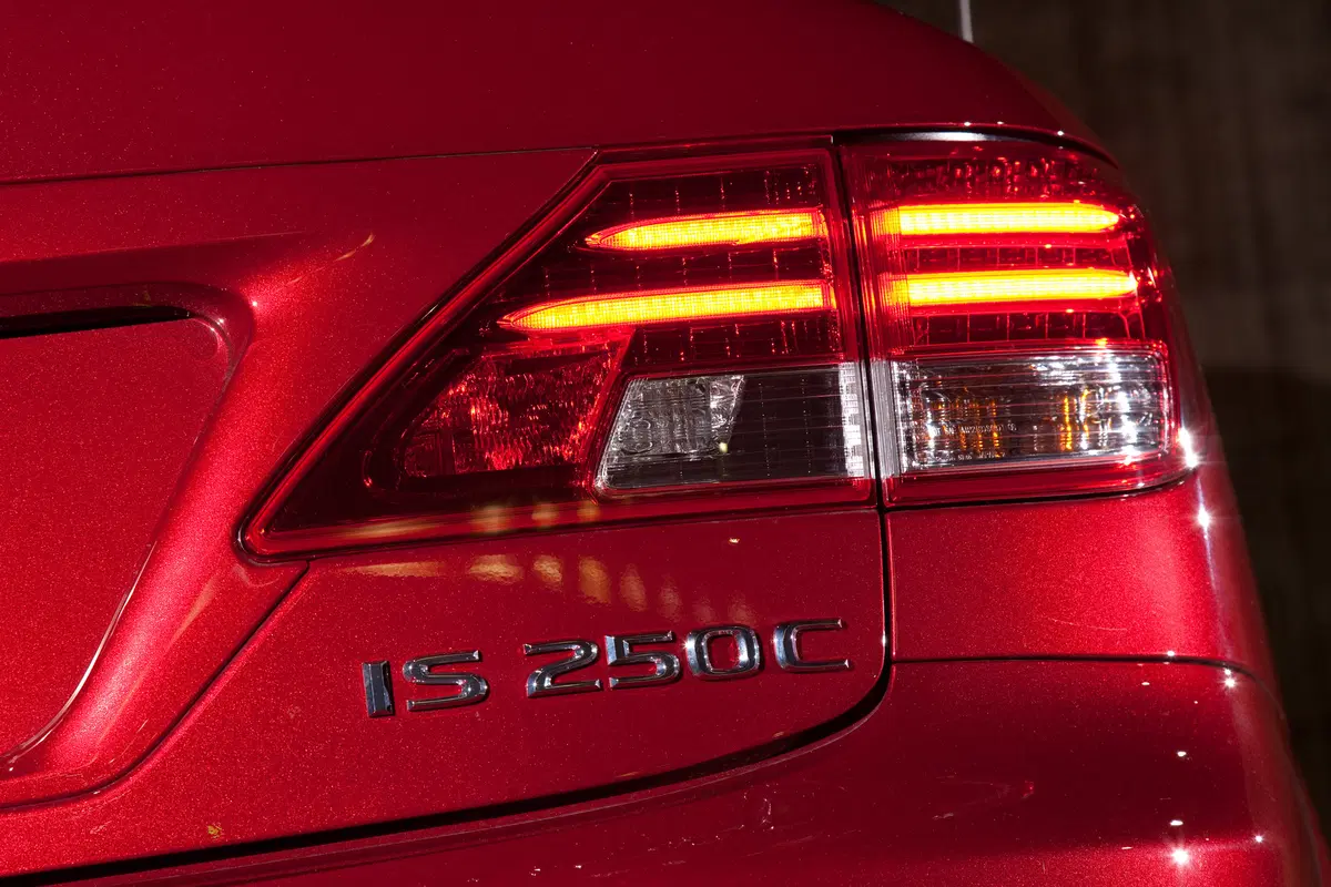 Lexus IS Cabrio (2009-12) (21)